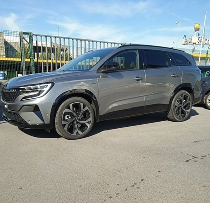 ESPACE Iconic E-Tech full hybrid 200