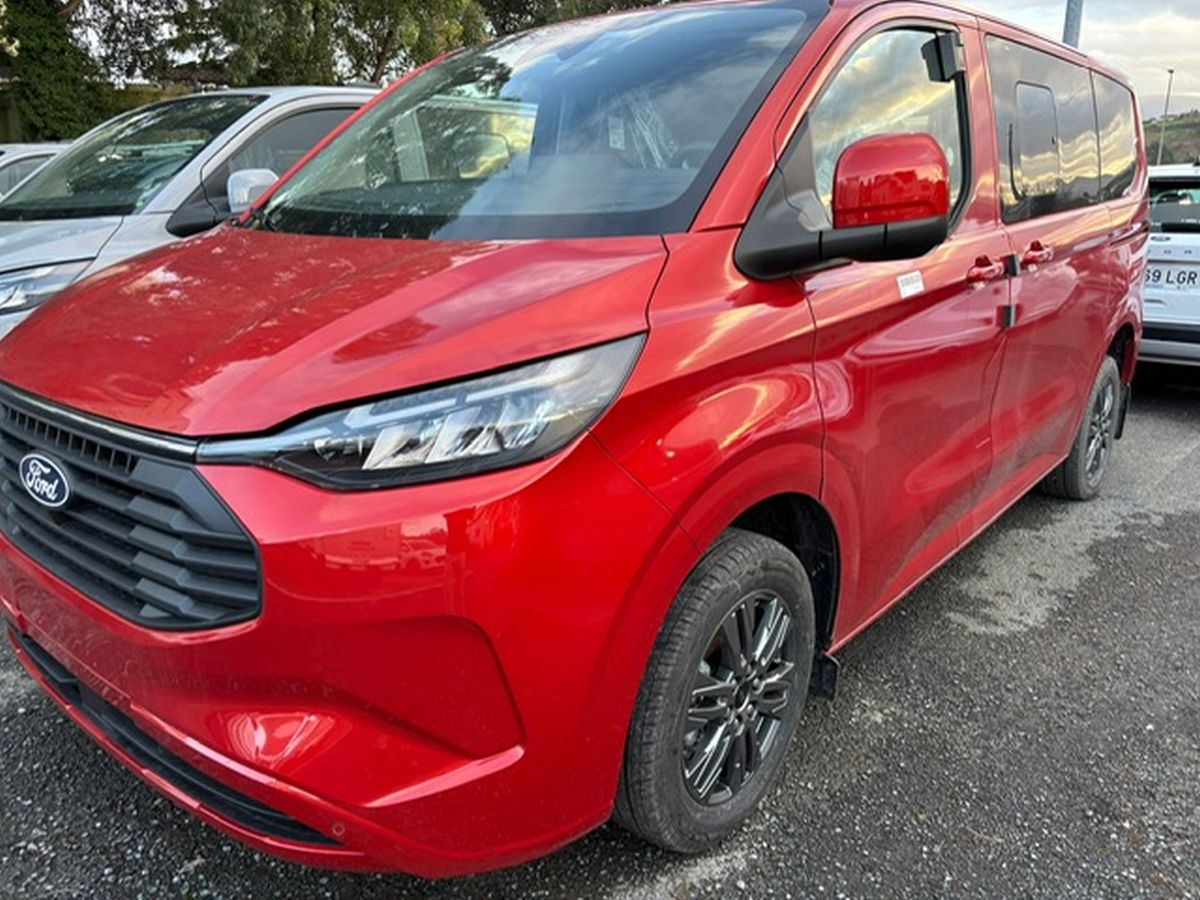 TRANSIT CUSTOM M1 KOMBI FT340 L1 Kombi Limited 2.5 Duratec PHEV 171kW (232cv)Automática