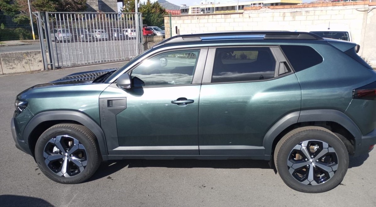 DUSTER Journey hybrid 155