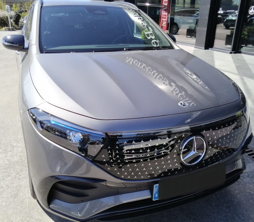 MERCEDES EQA 250+ AMG Night EDITION 