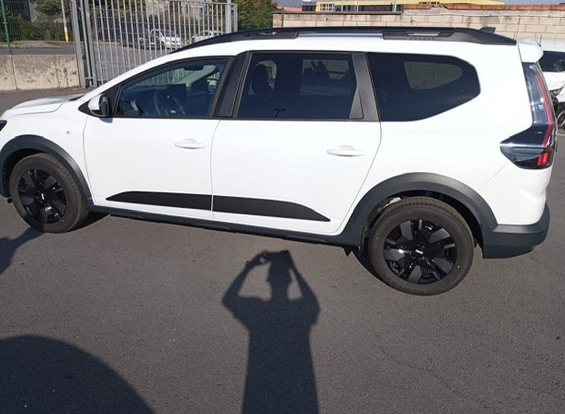 DUSTER Journey hybrid 155